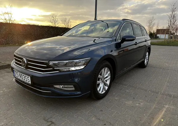 Volkswagen Passat cena 92250 przebieg: 150000, rok produkcji 2019 z Szczecin małe 172